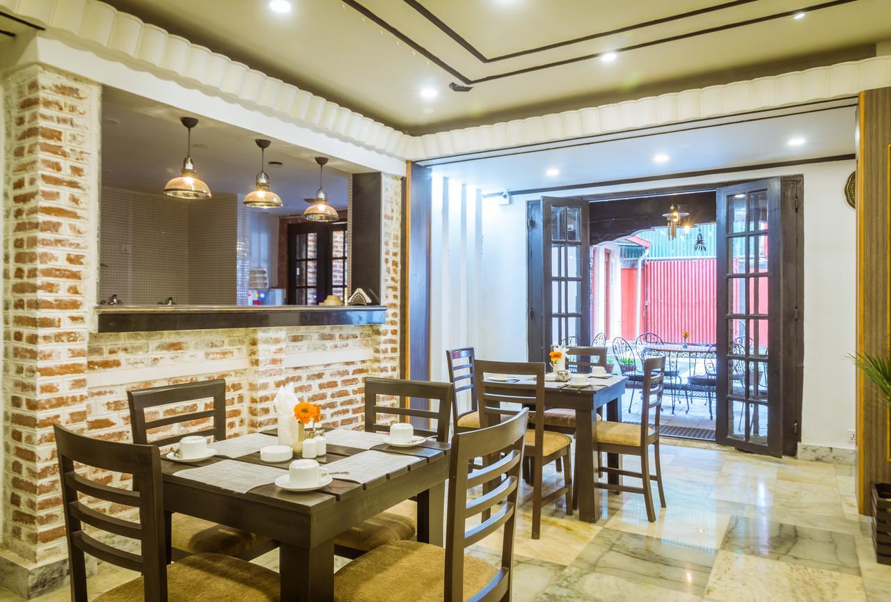 Harati Manor Inn Kathmandu Exterior foto